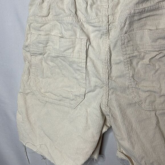Urban Outfitters Men’s Corduroy Tan Shorts. Size Small. - Picture 5 of 7